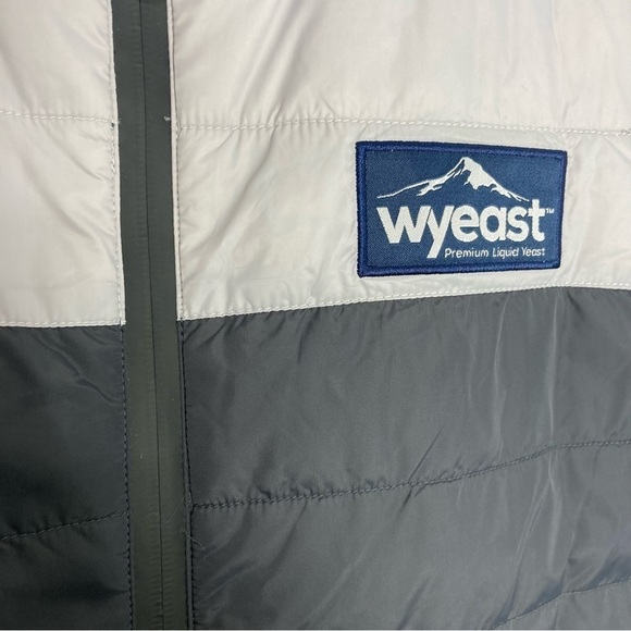 Wyeast Mount Hood Size Large Puffer Nylon Vest - Picture 5 of 8